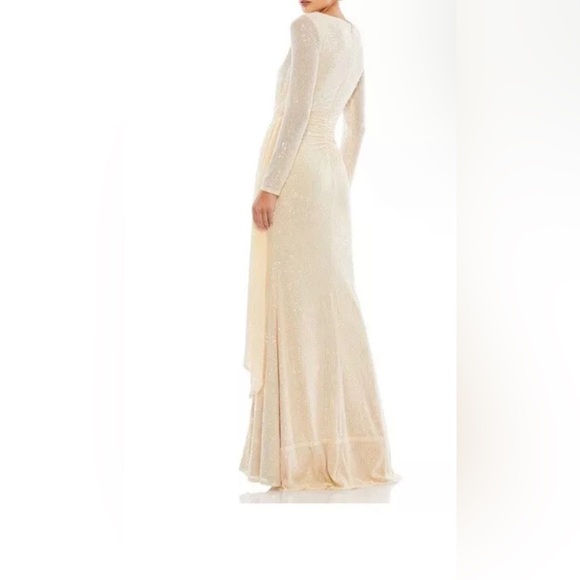 Max Duggal 26715 size 0 Ruched Long Sleeve Boat Neck Gown Iridescent sequins - Picture 2 of 4